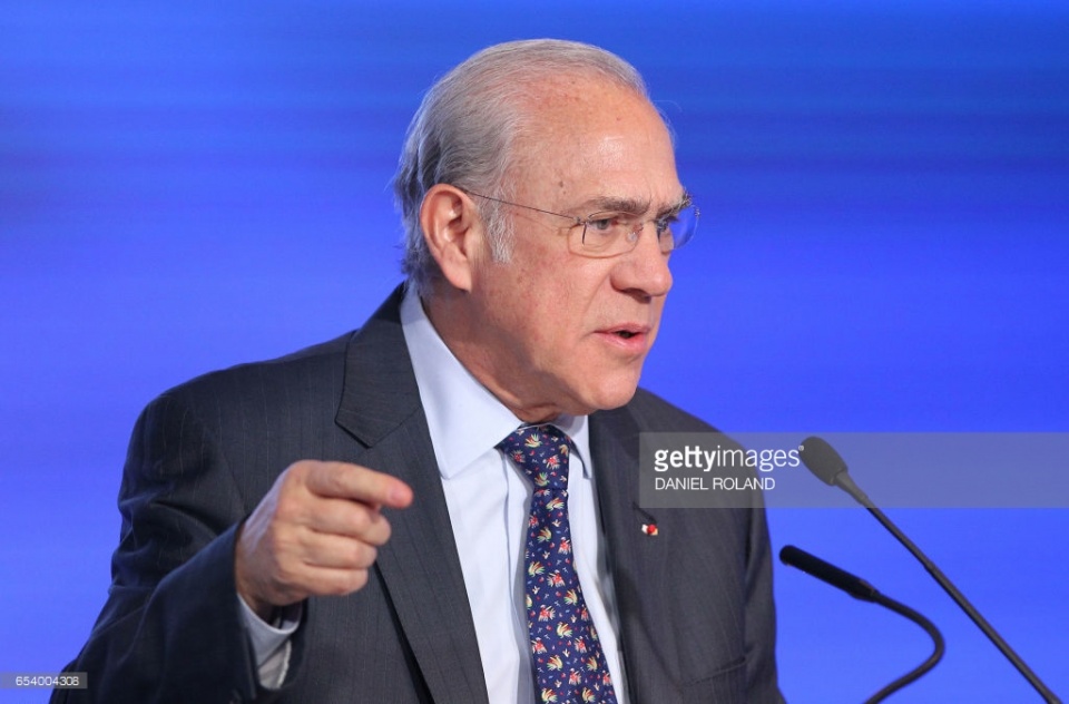 oecd nhip do cai cach khong dong deu de doa tang truong kinh te