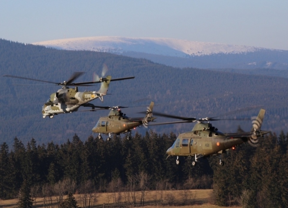 bi sec tien hanh tap tran khong quan chung