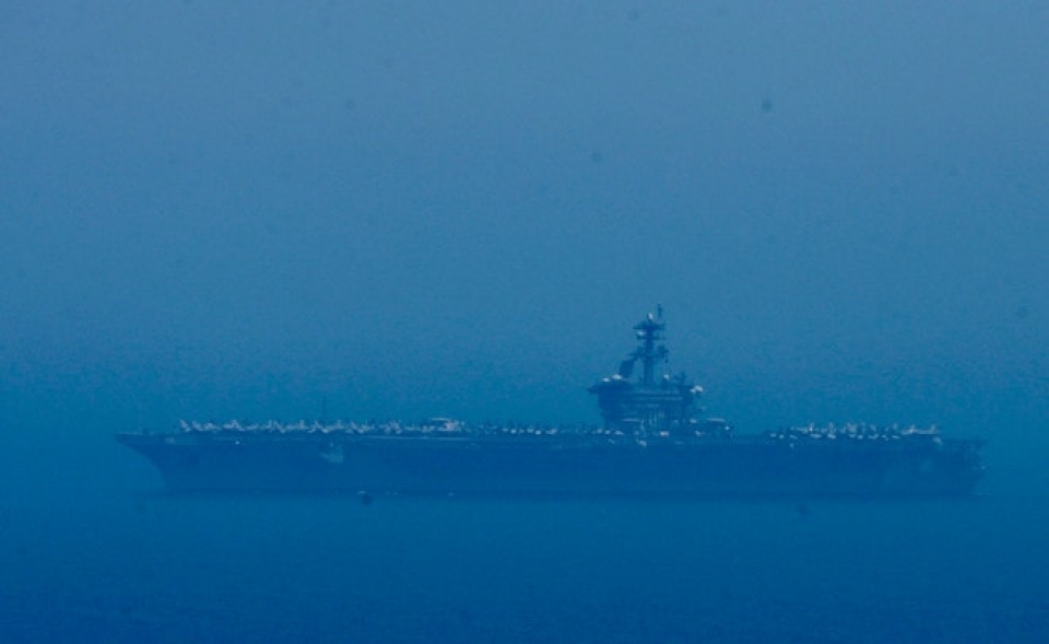 nhung hinh anh dau tien cua tau san bay uss carl vinson tai da nang