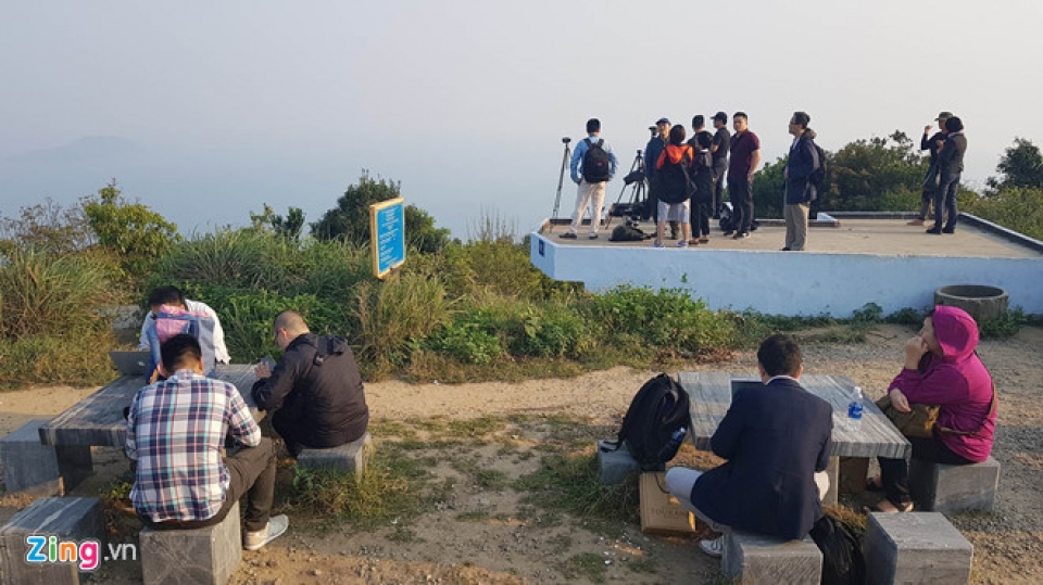 nhung hinh anh dau tien cua tau san bay uss carl vinson tai da nang