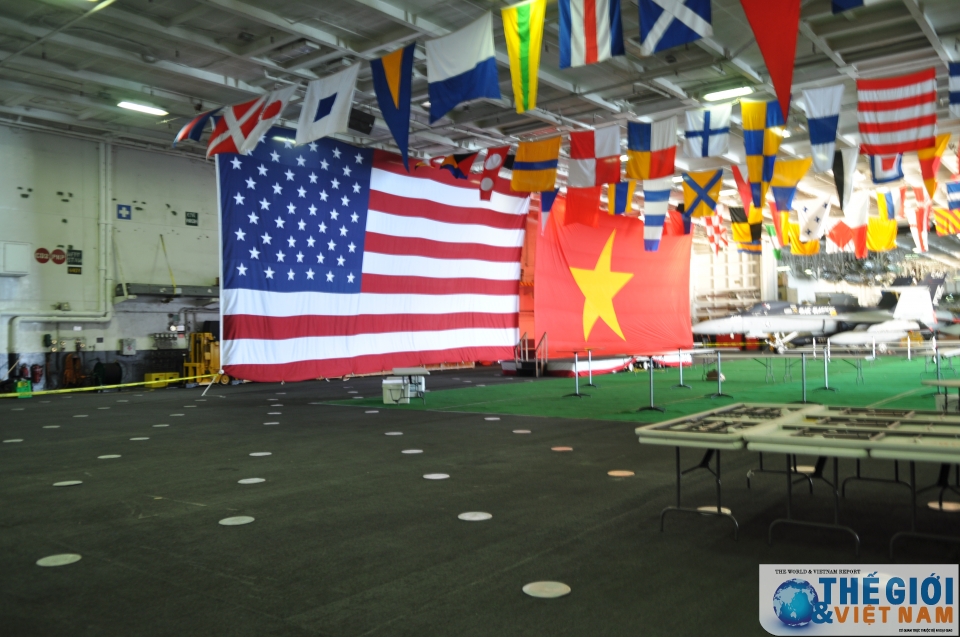 can canh tau san bay uss carl vinson dang o tham da nang