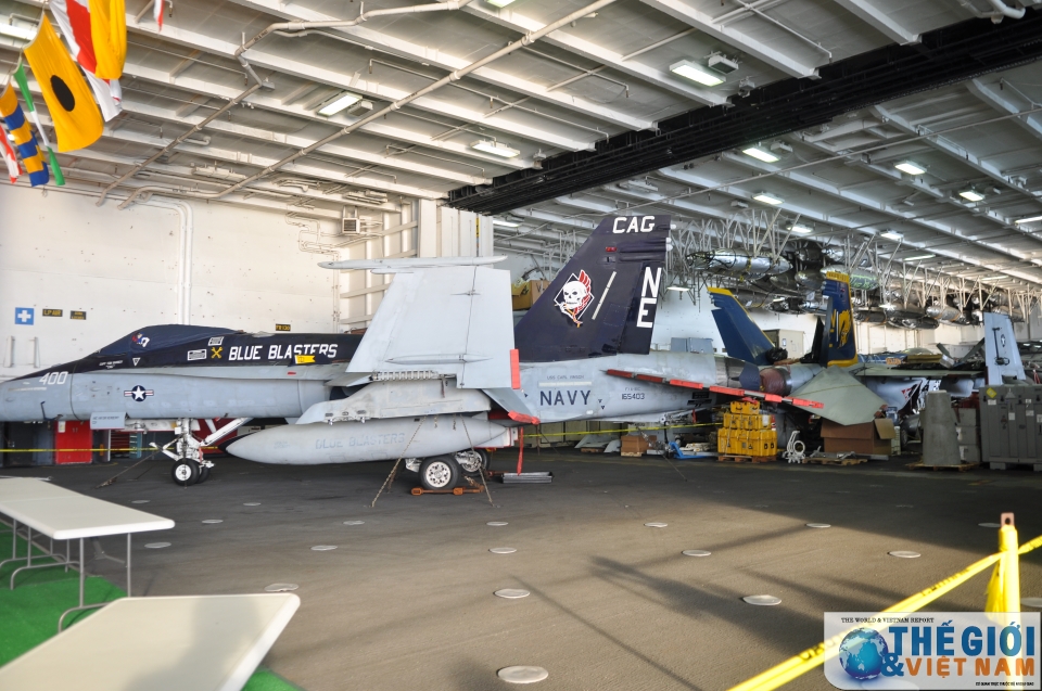 can canh tau san bay uss carl vinson dang o tham da nang