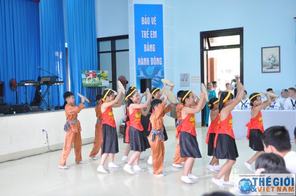 thuy thu tau san bay my tham lang tre sos benh nhan tam than