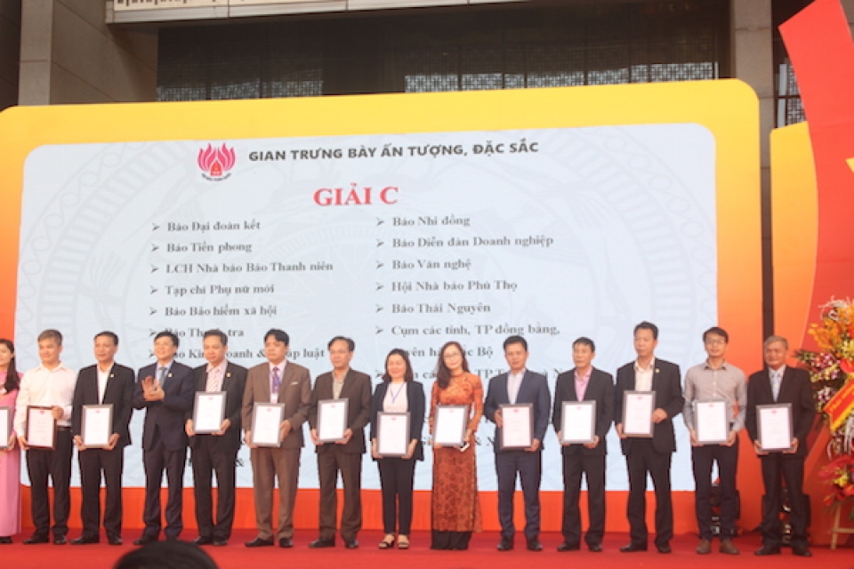 bao the gioi viet nam nhan 2 giai tai hoi bao toan quoc 2018