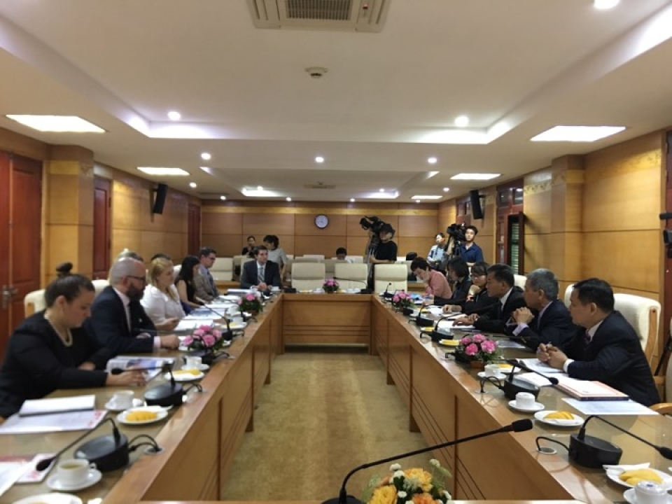 Tăng cường đối ngoại nhân dân với Đoàn Trợ lý Nghị sỹ Mỹ tang cuong doi ngoai nhan dan voi doan tro ly nghi sy my