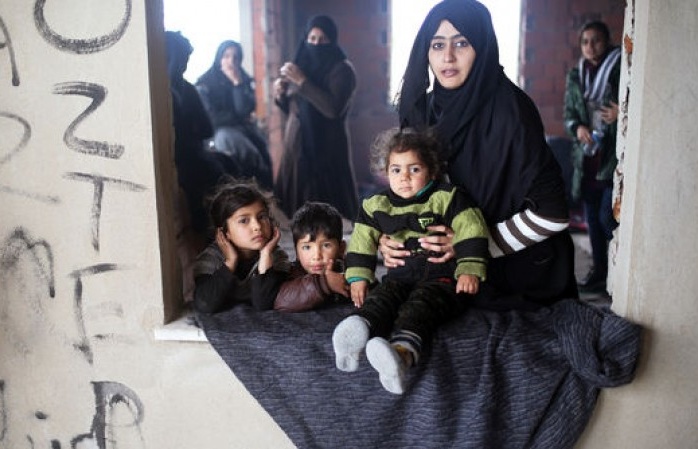 nhung nguoi mac ket giua chau au