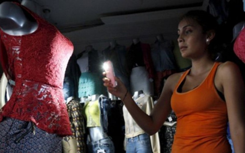 cong chuc venezuela lam viec 2 ngaytuan de tiet kiem dien