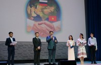 bi thu thanh uy tp hcm nguyen thien nhan tham dsq viet nam tai lb nga