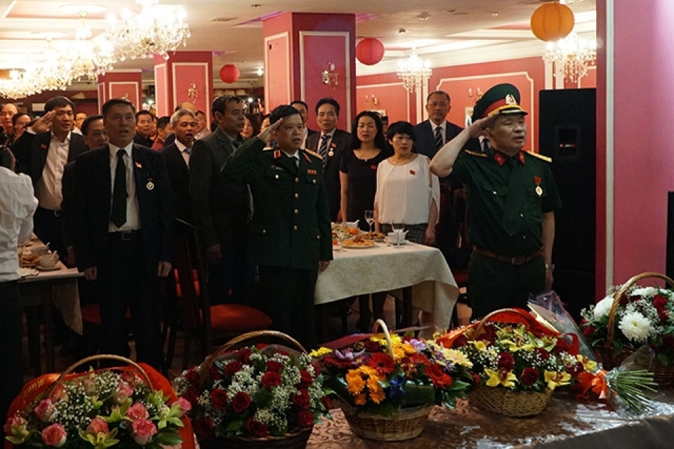 Cựu chiến binh Việt Nam tại Nga mừng Ngày thống nhất đất nước cuu chien binh viet nam tai nga mung ngay thong nhat dat nuoc