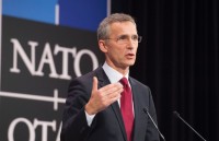 NATO nhất trí "cách tiếp cận hai chiều" với Nga