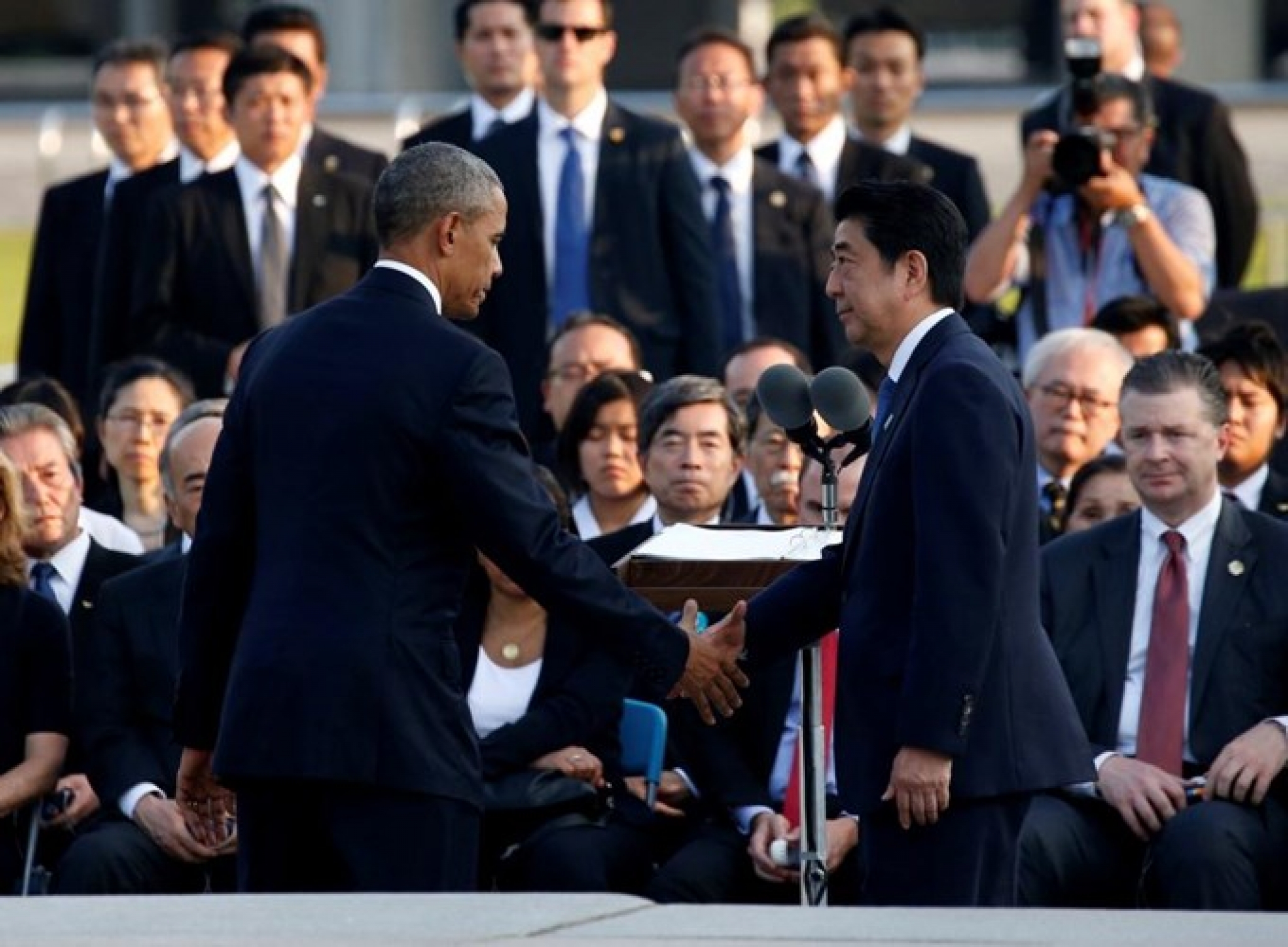 obama tham hiroshima mot chuyen di nhieu thong diep