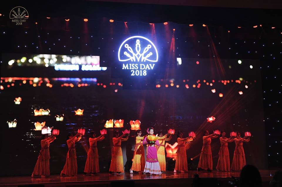 hoa khoi ngoai giao 2018 nhan giai thuong hon 400 trieu dong