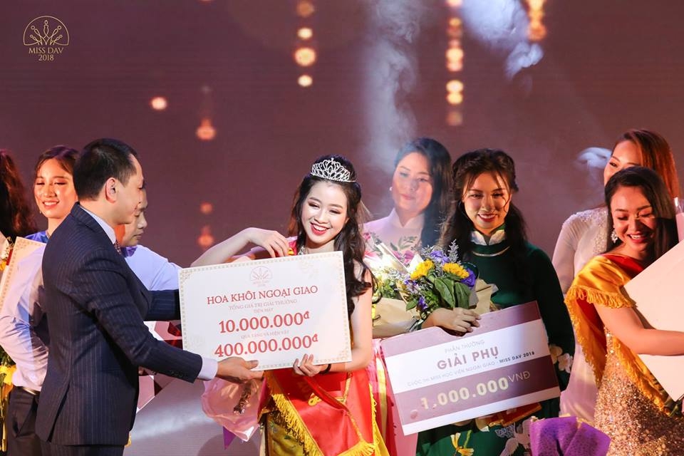 hoa khoi ngoai giao 2018 nhan giai thuong hon 400 trieu dong