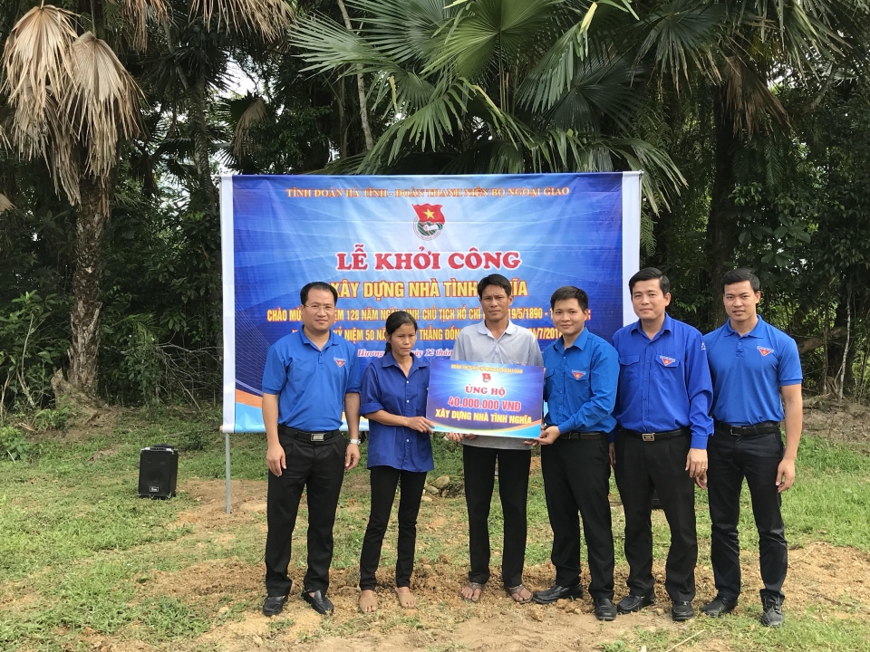 doan thanh nien bo ngoai giao quyen gop xay dung nha tinh nghia o ha tinh