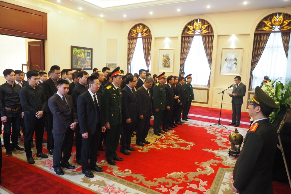 le vieng va mo so tang nguyen chu tich nuoc le duc anh tai trung quoc