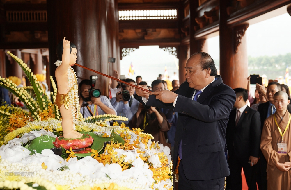 thu tuong nguyen xuan phuc du khai mac dai le vesak 2019