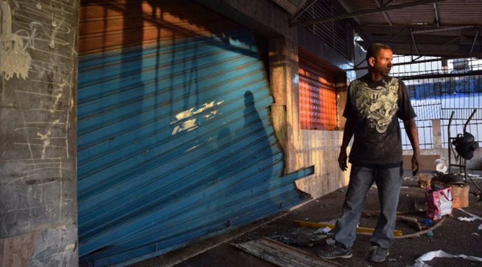 venezuela nguoi dan dong cua hang de tranh hoi cua