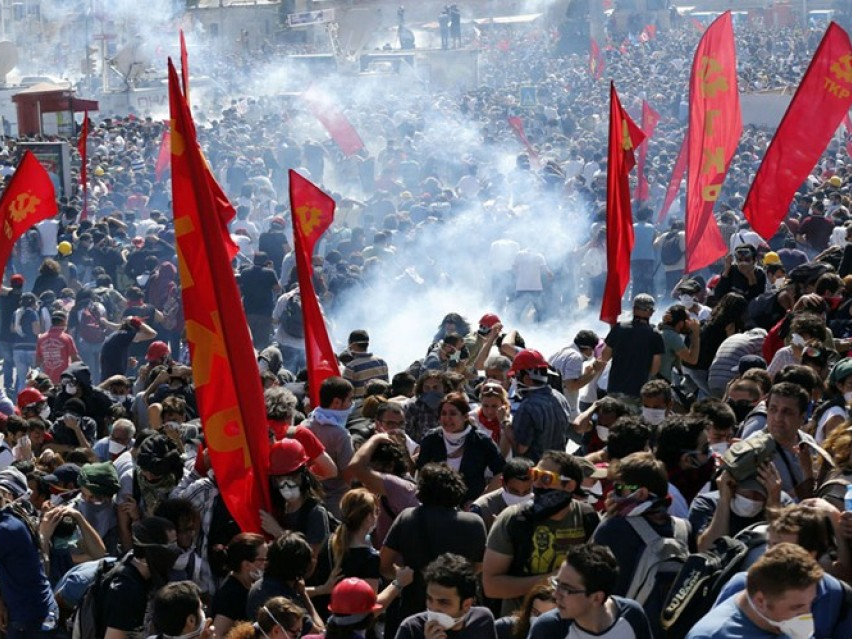 tho nhi ky tu hinh mau cua khu vuc toi vong xoay bat on