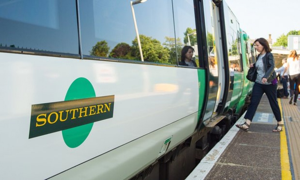 anh giao thong duong sat gian doan nghiem trong vi dinh cong