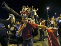 au trung ruoi se tro thanh thuc an cho gia suc