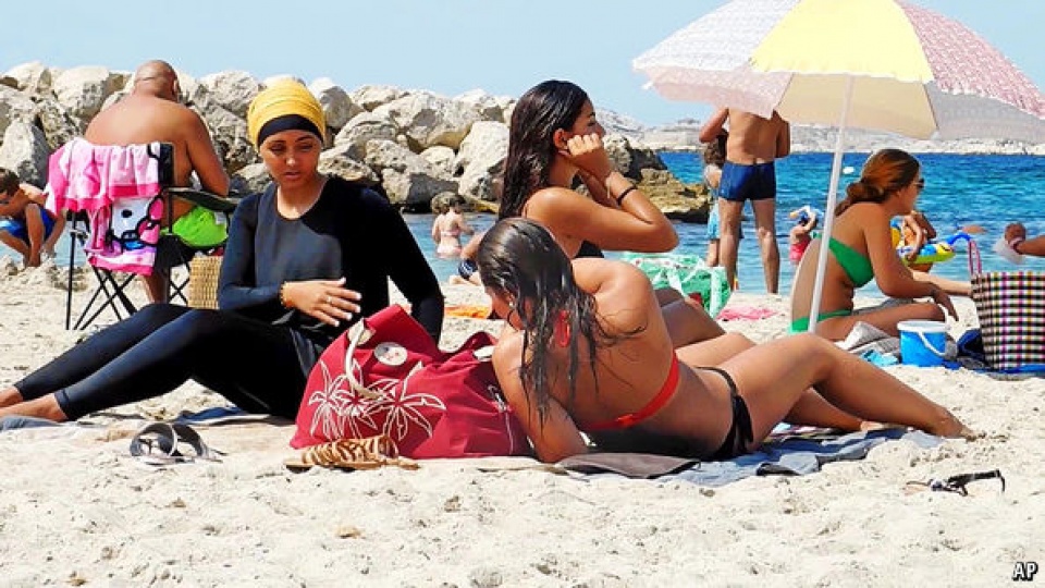 burkini va nen chinh tri ban sac o phap