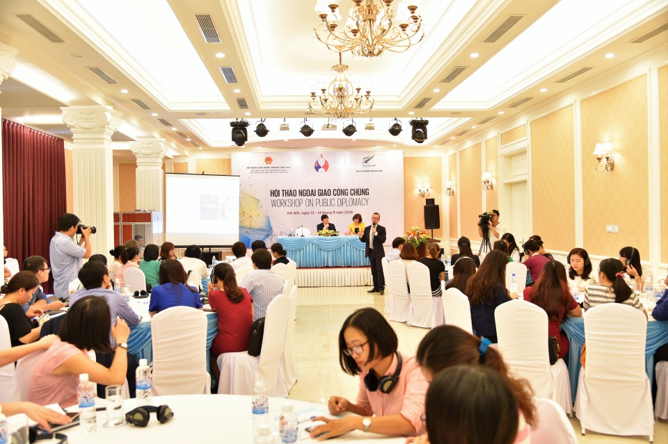 ngoai giao cong chung cong cu huu ich de hoi nhap