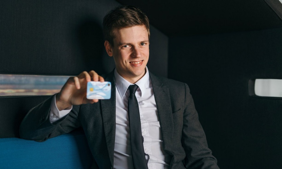 tro thanh cong dan eu chi voi 100 euro