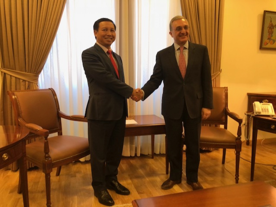 dai su ngo duc manh trinh quoc thu len tong thong armenia