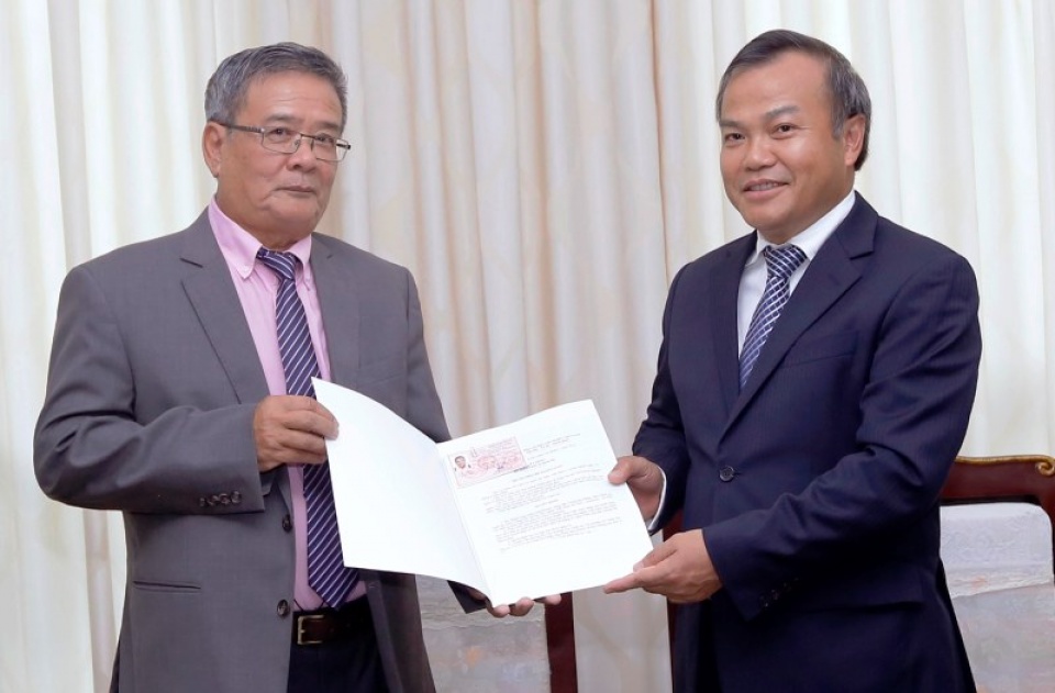 viet nam mo tong lanh su quan danh du tai new caledonia