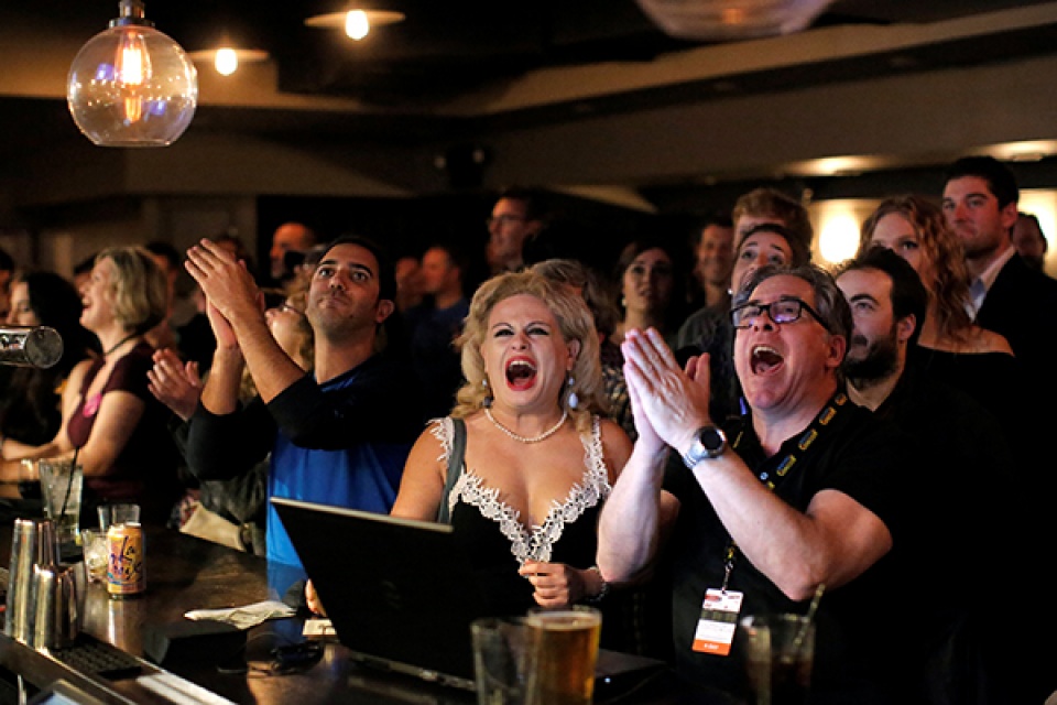 tranh luan clinton trump lan 2 ai thang ai