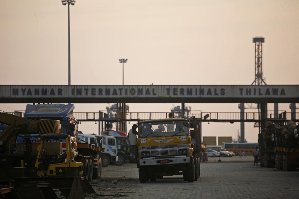 myanmar ngay cang hap dan cac nha dau tu nhat ban