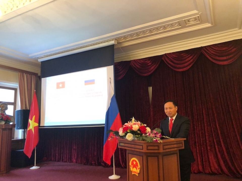 viet nam trao tang huan chuong huu nghi cho ba truong dai hoc lien bang nga