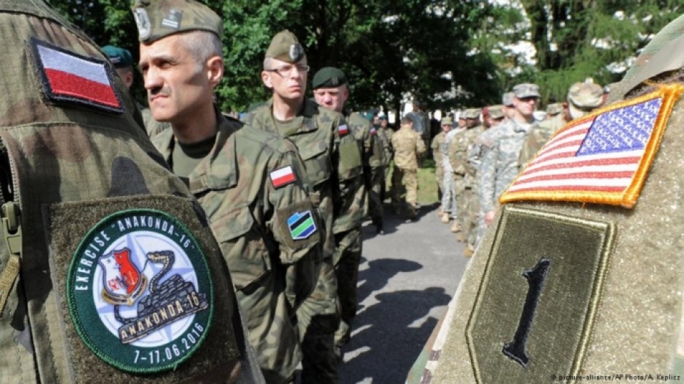 quan he nga nato kho cai thien