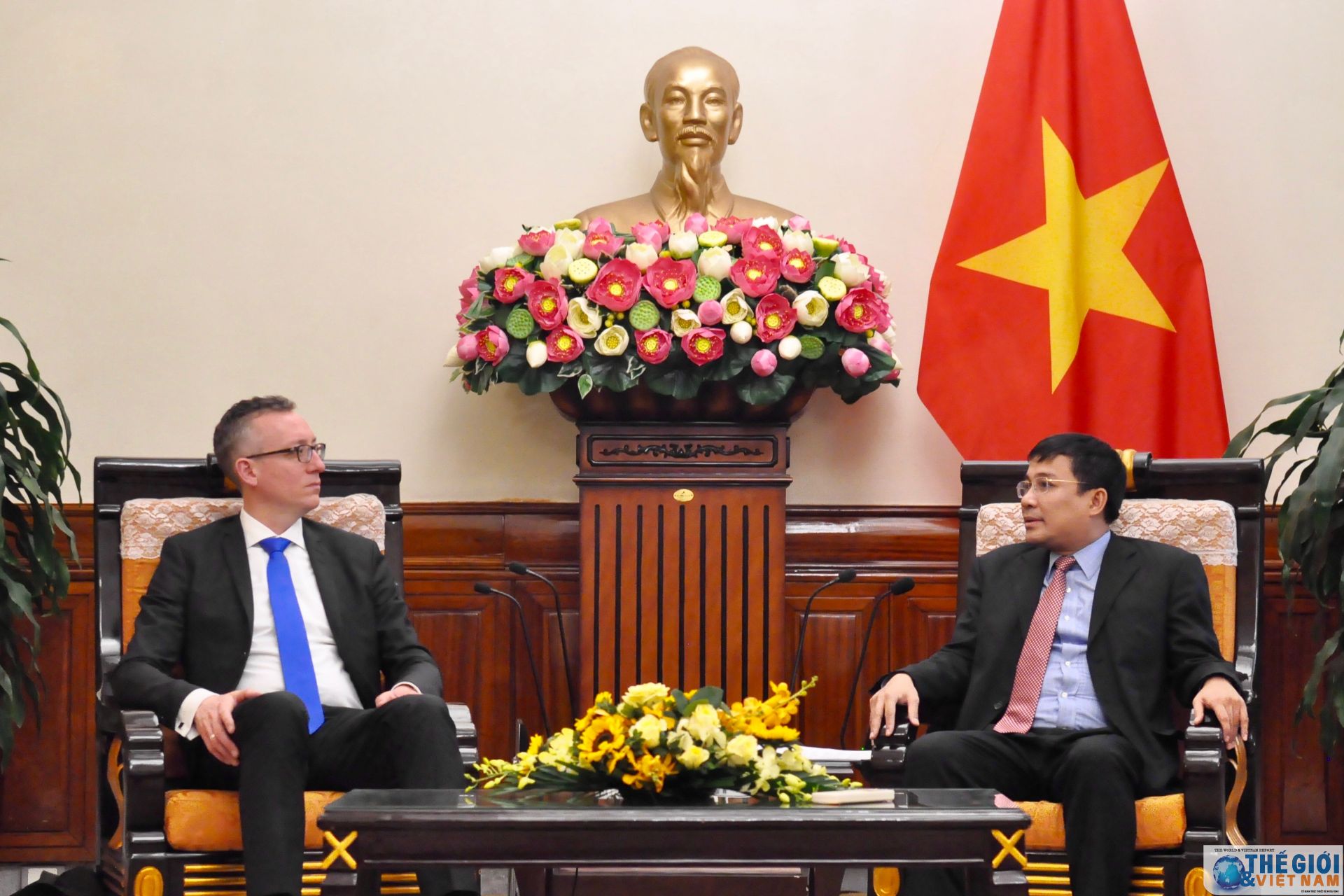 Thứ trưởng Ngoại giao Nguyễn Minh Vũ tiếp Trưởng Ban Chính sách đối ngoại Bộ Ngoại giao Đức thu truong ngoai giao nguyen minh vu tiep truong ban chinh sach doi ngoai bo ngoai giao duc