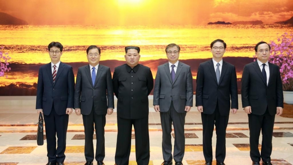lanh dao trieu tien kim jong un mac gi trong nhung cuoc gap mat ngoai giao