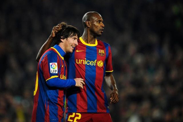 lionel messi cong khai phan phao sep lon eric abidal noi bo barcelona hon loan