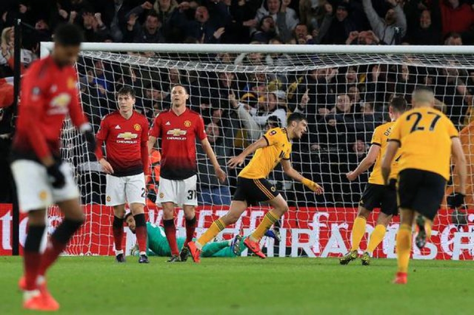 wolves 2 1 man utd quy do chia tay fa cup
