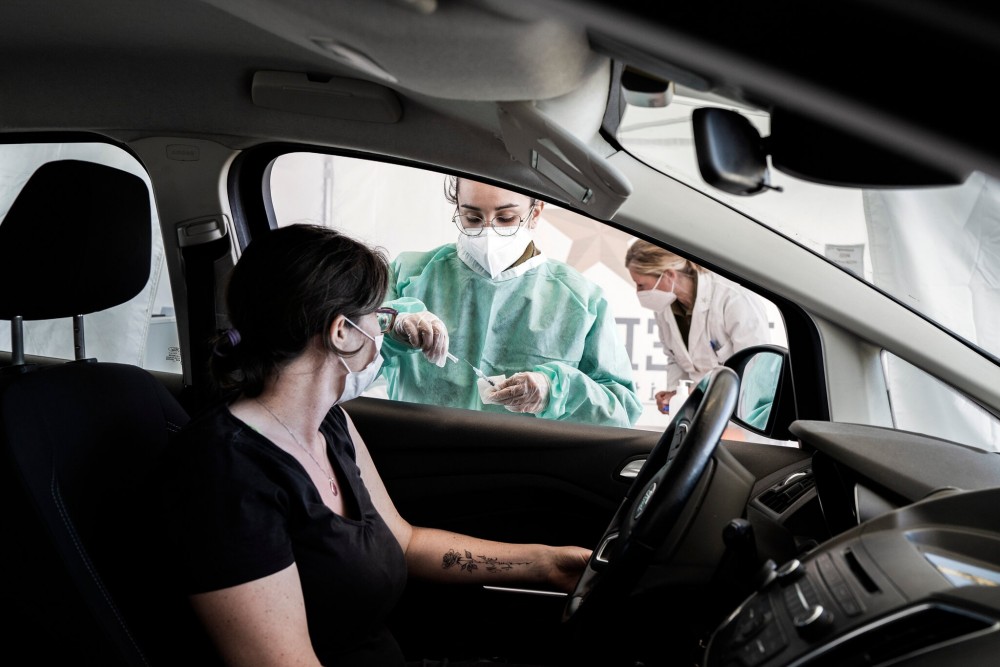 Vì sao châu Âu lo lắng về vaccine Covid-19 của AstraZeneca?