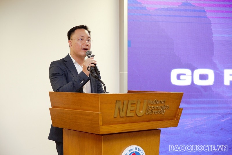 Ông Đỗ Anh Vũ, đại diện Uỷ ban Chứng khoán Nhà nước phát biểu tại họp báo.