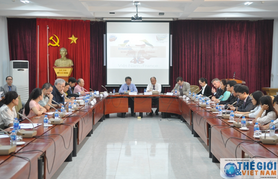 dia chinh tri dong vai tro quan trong trong moi quan he viet phap