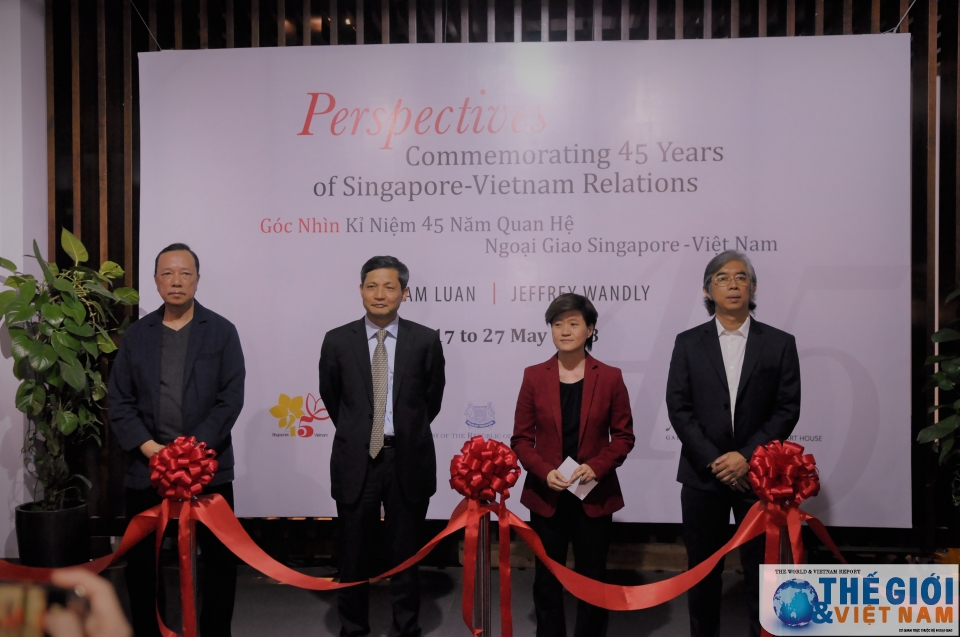 trien lam tranh ky niem 45 nam quan he ngoai giao viet nam singapore