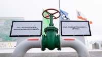 Châu Âu kêu gọi hoãn cấm vận với dầu khí Nga
