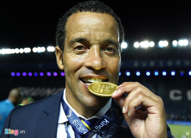 hlv doi tuyen curacao khen ngoi cac cau thu viet nam