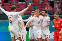 EURO 2021: Đan Mạch 'đè bẹp' xứ Wales, tiến thẳng vào tứ kết