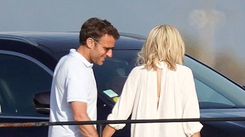 nhung giay phut nghi ngoi hiem thay cua tong thong phap emmanuel macron