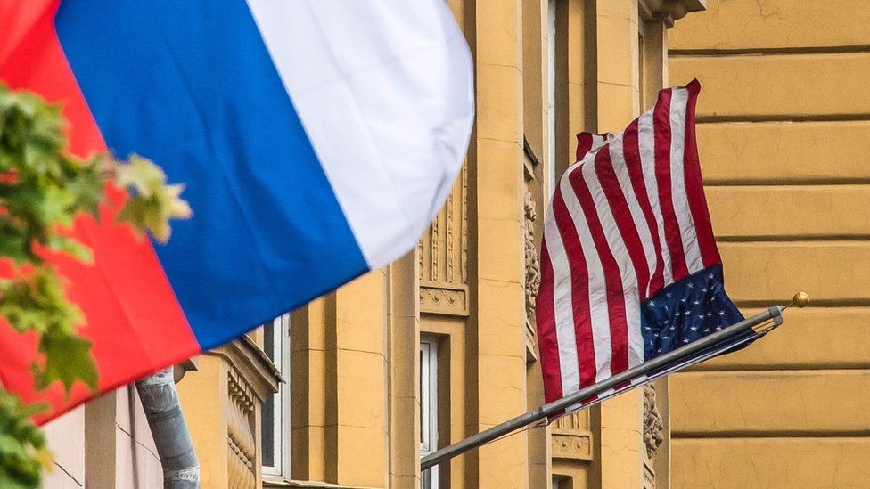 Nga cáo buộc Mỹ và phương Tây đang cố gắng làm giảm tiếng nói của Moscow trên trường quốc tế. (Nguồn: BBC)