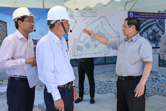 Thủ tướng tới thăm, khảo sát khu công viên phần mềm số 2 tại phường Thuận Phước, quận Hải Châu. (Nguồn :VGP)