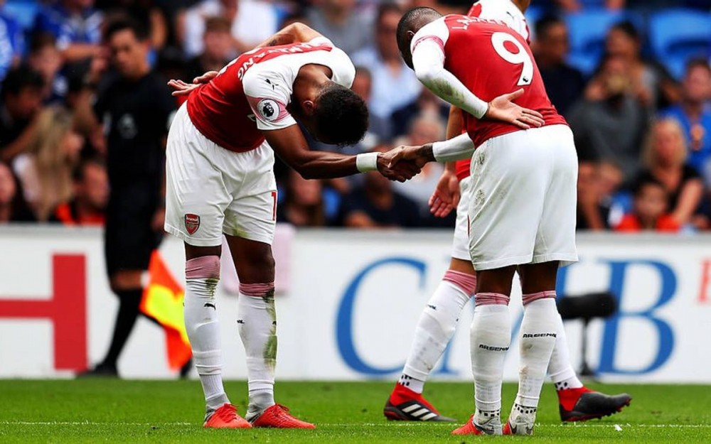 arsenal fc ke ngheo song dau giua the gioi nguoi giau