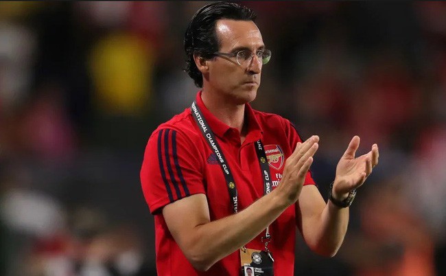 arsenal fc ke ngheo song dau giua the gioi nguoi giau