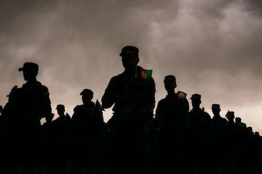 Quân đội Afghanistan duyệt binh tại Kabul hồi tháng 4/2021. (Nguồn: Washington Post)